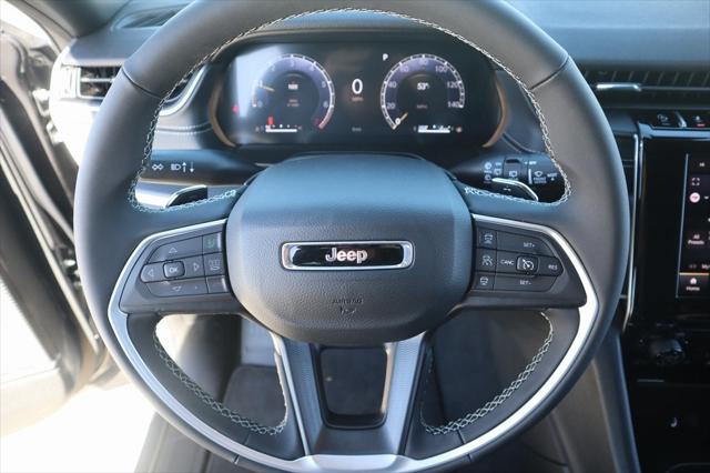 2025 Jeep Grand Cherokee GRAND CHEROKEE L LAREDO X 4X4