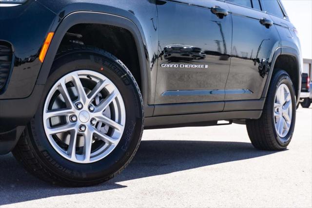 2025 Jeep Grand Cherokee GRAND CHEROKEE LAREDO X 4X2