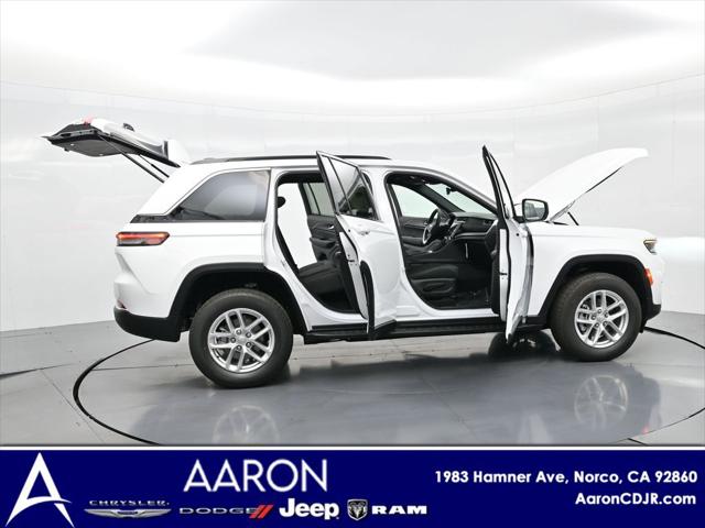 2025 Jeep Grand Cherokee GRAND CHEROKEE LAREDO X 4X2