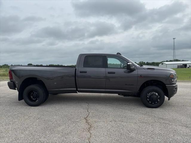 2025 RAM Ram 3500 RAM 3500 BIG HORN CREW CAB 4X4 8 BOX