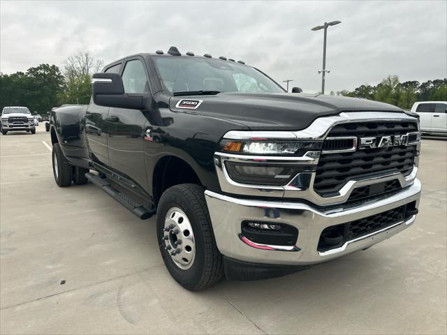 2025 RAM Ram 3500 RAM 3500 TRADESMAN CREW CAB 4X4 8 BOX