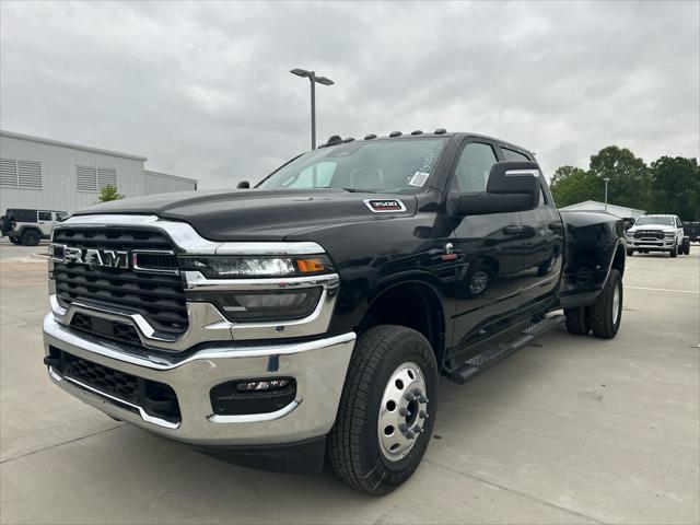 2025 RAM Ram 3500 RAM 3500 TRADESMAN CREW CAB 4X4 8 BOX