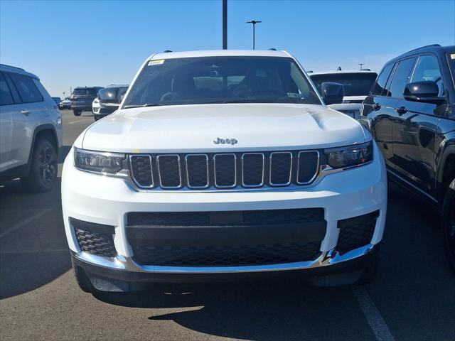 2025 Jeep Grand Cherokee GRAND CHEROKEE L LAREDO X 4X4