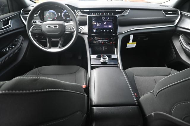 2025 Jeep Grand Cherokee GRAND CHEROKEE LAREDO X 4X2