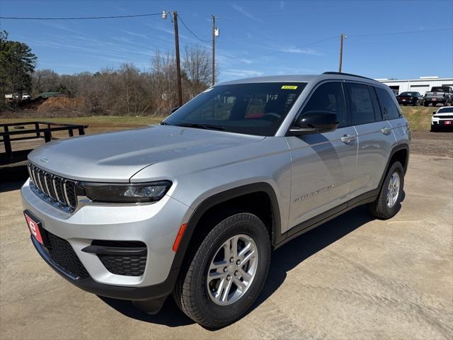 2025 Jeep Grand Cherokee GRAND CHEROKEE LAREDO 4X2