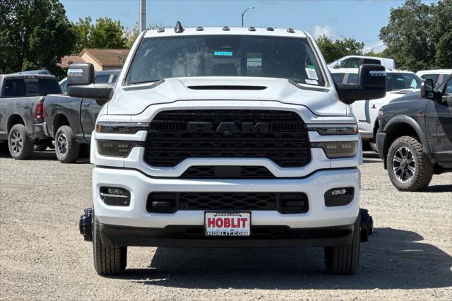2025 RAM Ram 3500 RAM 3500 LIMITED MEGA CAB 4X4 64 BOX