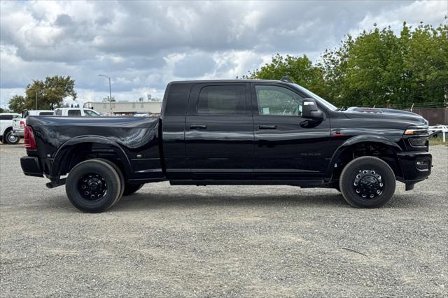 2025 RAM Ram 3500 RAM 3500 LIMITED MEGA CAB 4X4 64 BOX