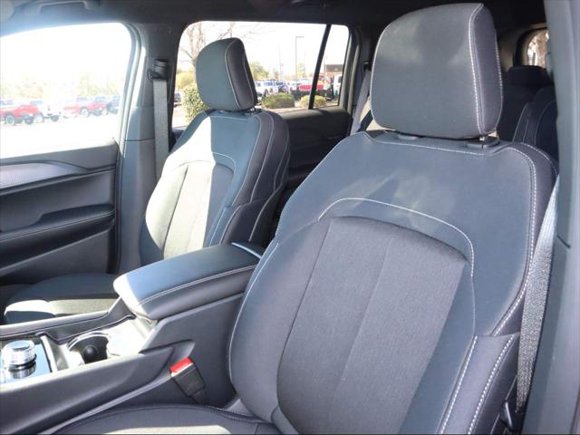 2025 Jeep Grand Cherokee Laredo 4x4