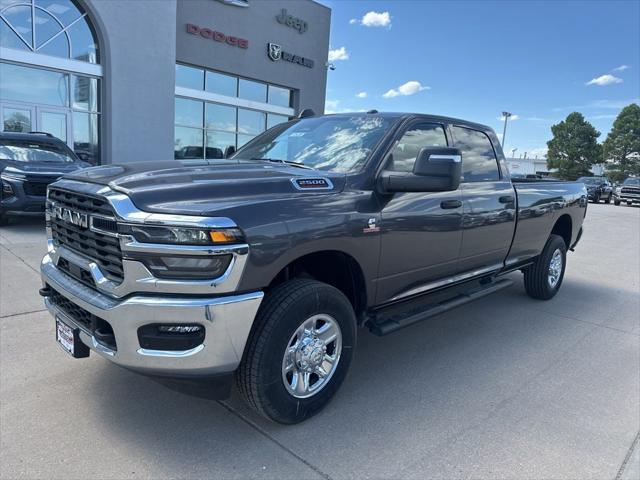 2025 RAM Ram 2500 RAM 2500 TRADESMAN CREW CAB 4X4 8 BOX