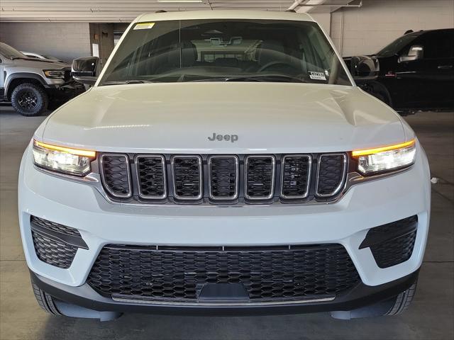 2025 Jeep Grand Cherokee GRAND CHEROKEE LAREDO X 4X2