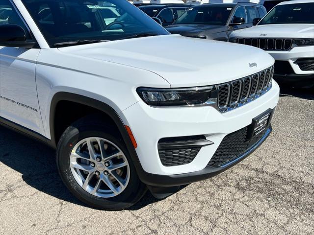 2025 Jeep Grand Cherokee GRAND CHEROKEE LAREDO X 4X4
