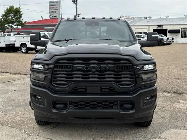 2025 RAM Ram 3500 RAM 3500 TRADESMAN CREW CAB 4X4 8 BOX