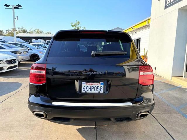 2010 Porsche Cayenne Standard