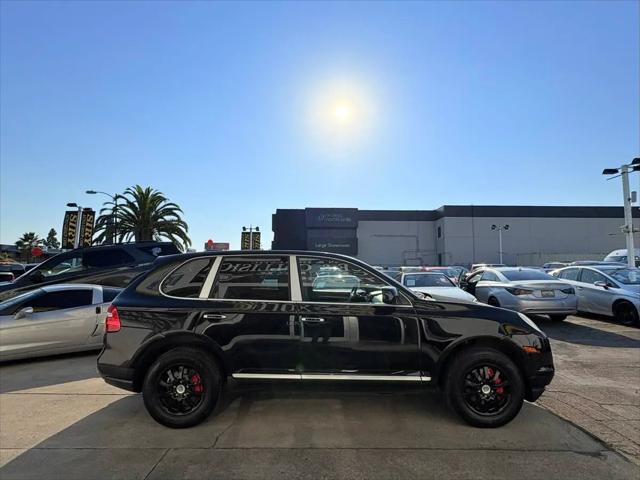 2010 Porsche Cayenne Standard