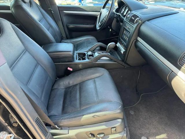 2010 Porsche Cayenne Standard