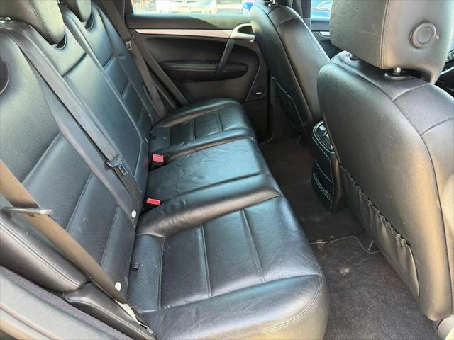2010 Porsche Cayenne Standard