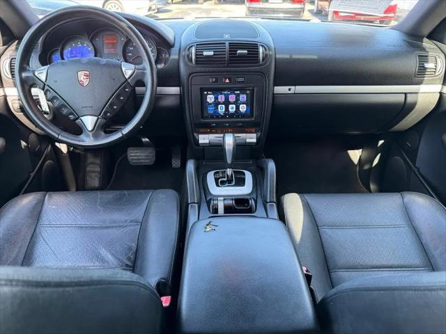 2010 Porsche Cayenne Standard