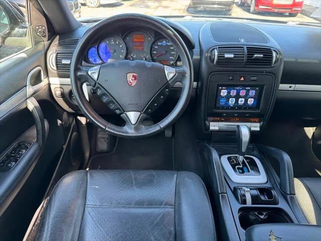 2010 Porsche Cayenne Standard