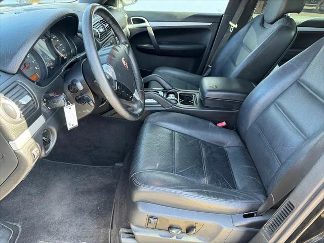 2010 Porsche Cayenne Standard
