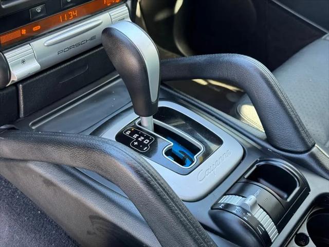 2010 Porsche Cayenne Standard
