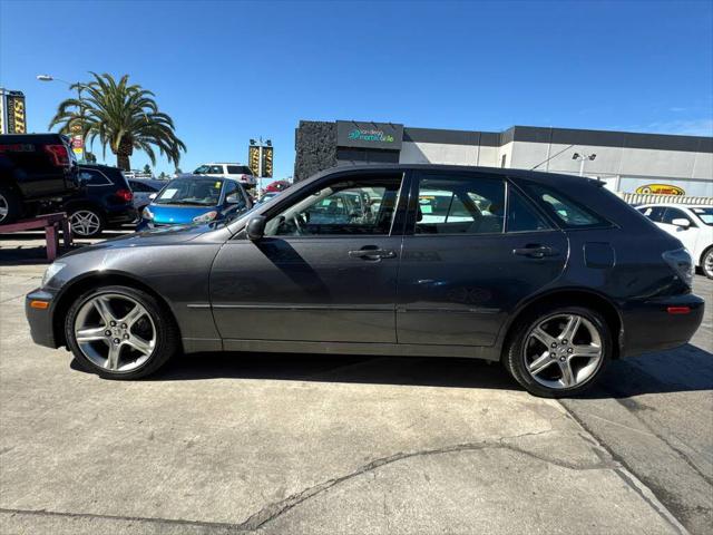 2002 Lexus IS 300 Sport Cross