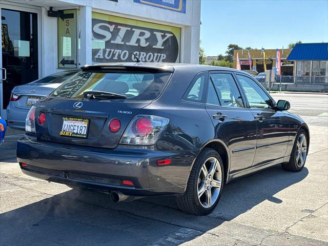 2002 Lexus IS 300 Sport Cross