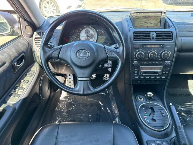 2002 Lexus IS 300 Sport Cross