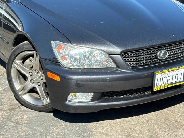 2002 Lexus IS 300 Sport Cross