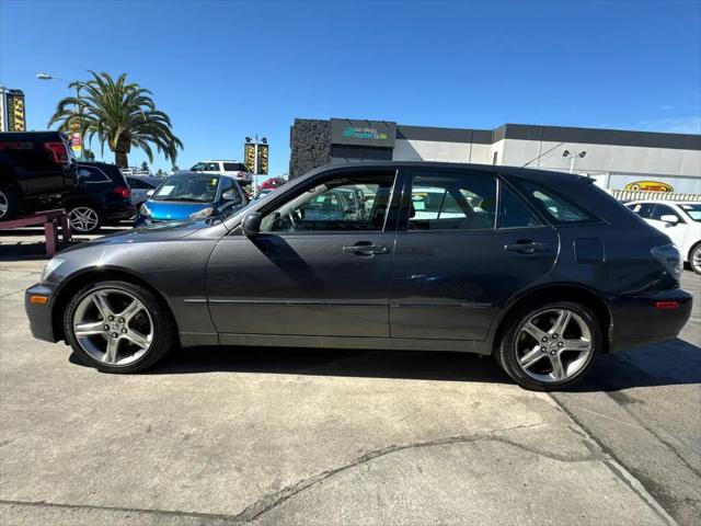 2002 Lexus IS 300 Sport Cross