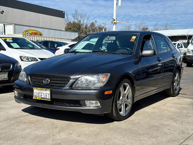 2002 Lexus IS 300 Sport Cross