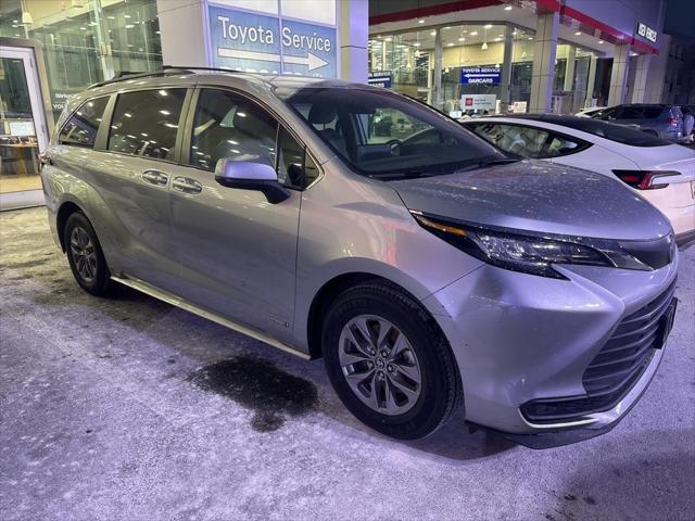 2021 Toyota Sienna LE