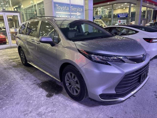 2021 Toyota Sienna LE