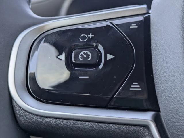2025 Volvo XC90 B6 Core
