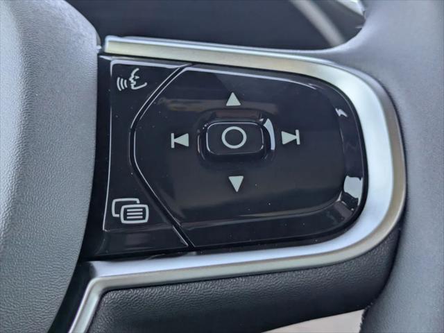 2025 Volvo XC90 B6 Core