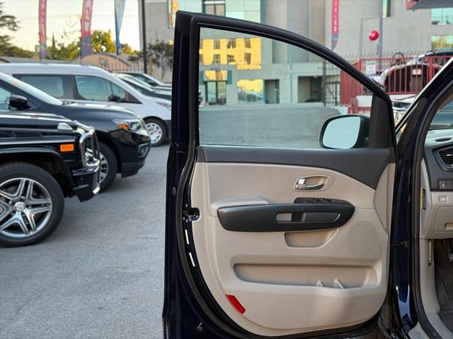 2018 Kia Sedona LX