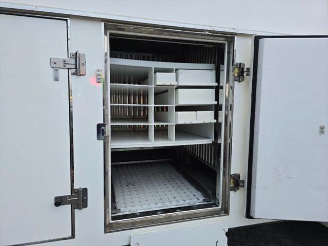 2017 Ford E-450 Cutaway Cutaway Van 2D