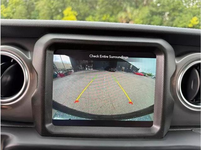 2022 Jeep Wrangler Unlimited Sahara 4x4