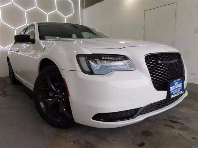 2022 Chrysler 300 Touring