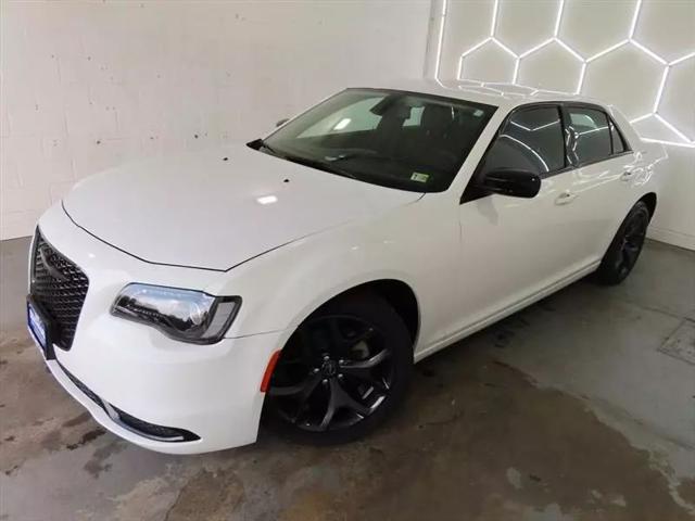 2022 Chrysler 300 Touring