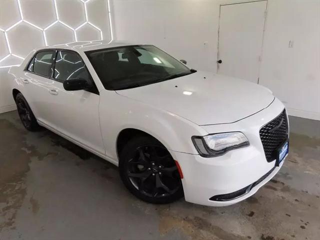 2022 Chrysler 300 Touring
