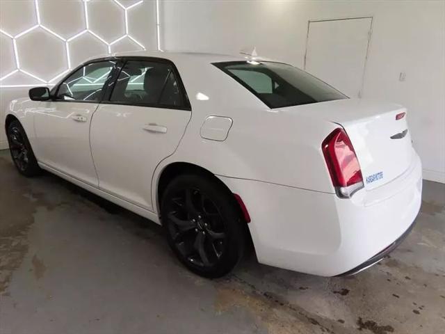 2022 Chrysler 300 Touring