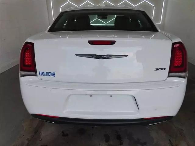 2022 Chrysler 300 Touring