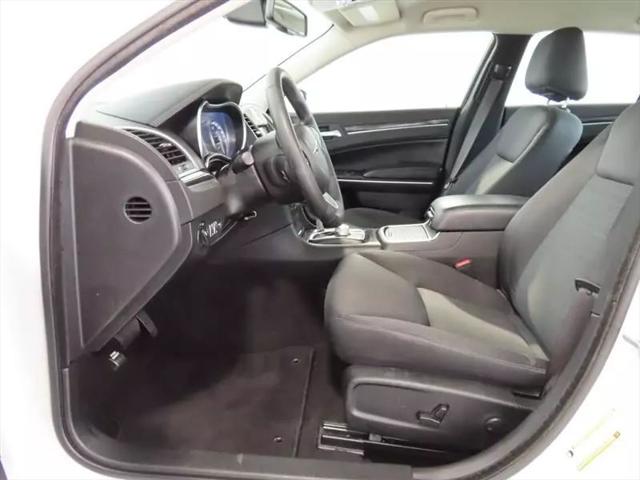 2022 Chrysler 300 Touring