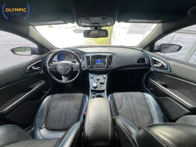 2016 Chrysler 200 S