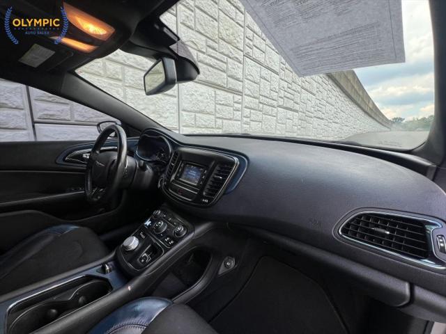 2016 Chrysler 200 S