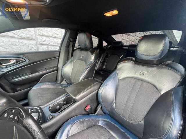 2016 Chrysler 200 S