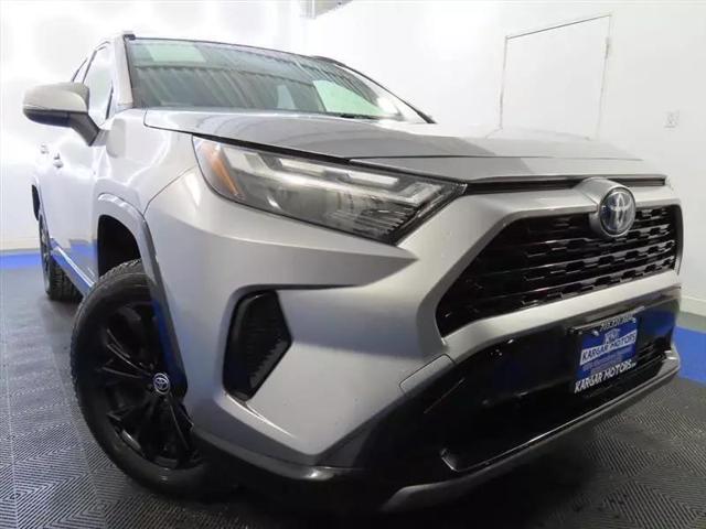 2022 Toyota RAV4 Hybrid SE