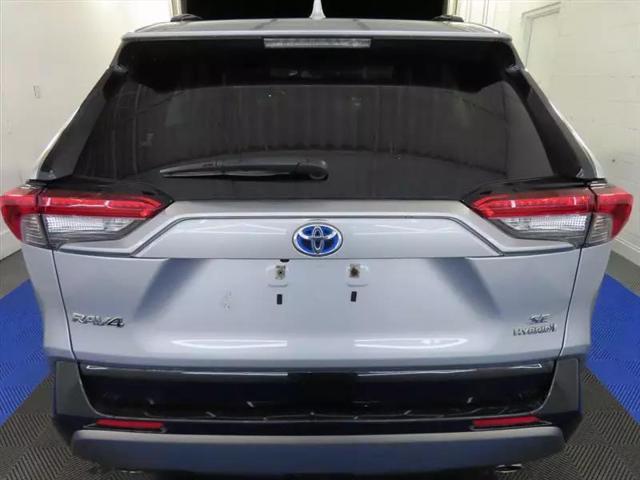 2022 Toyota RAV4 Hybrid SE