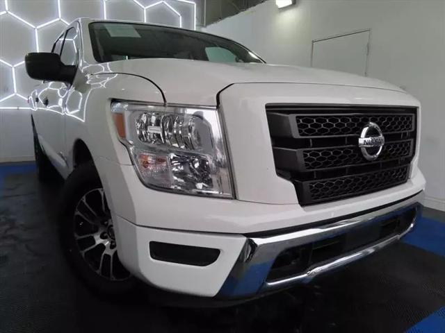 2022 Nissan Titan Crew Cab SV 4x2