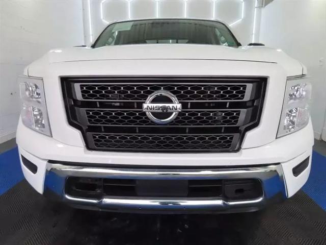 2022 Nissan Titan Crew Cab SV 4x2
